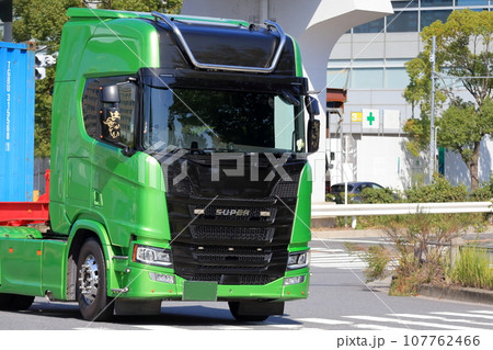 トレーラートラック イメージ トレーラートラック イメージ 107762466