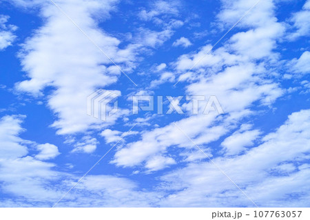 青空と雲イメージ 青空と雲イメージ 107763057