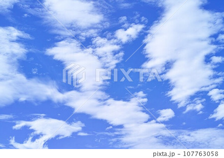青空と雲イメージ 107763058