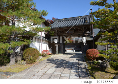 高野山金剛峯寺　西室院山門　和歌山県高野町 107765541