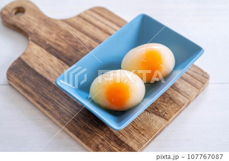 殻をむいた冷凍たまご 107767087