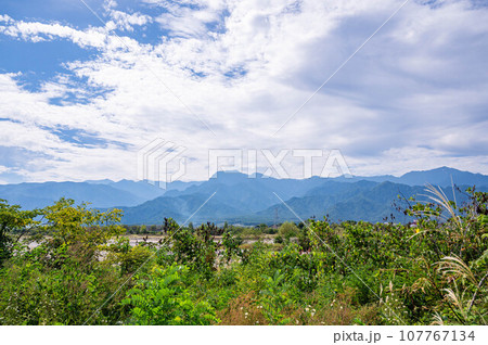 秋の安曇野　山岳風景 107767134