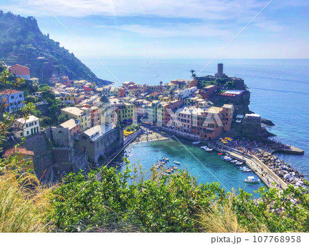 イタリアの世界遺産、チンクエ・テッレ 107768958