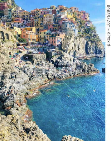 イタリアの世界遺産、チンクエ・テッレ 107768968