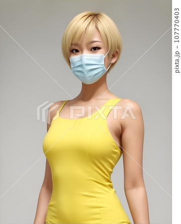 マスクをかけノースリーブの服を着たショートカットの女性 107770403