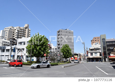 神奈川県大和市 南林間駅西口の街並み 107773116