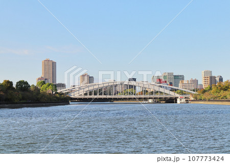 大川と桜宮橋 107773424