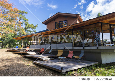 軽井沢書店 中軽井沢店 軽井沢書店 中軽井沢店 107774038