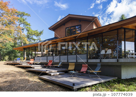 軽井沢書店 中軽井沢店 107774039