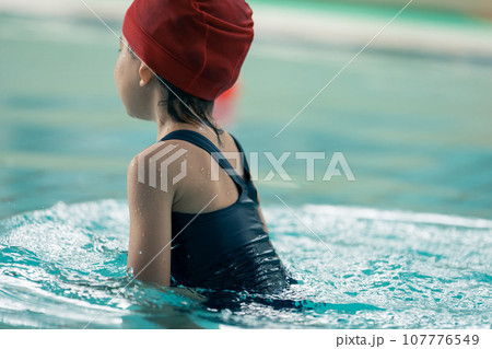 スイミングスクールの4歳児クラス スイミングスクールの4歳児クラス 107776549