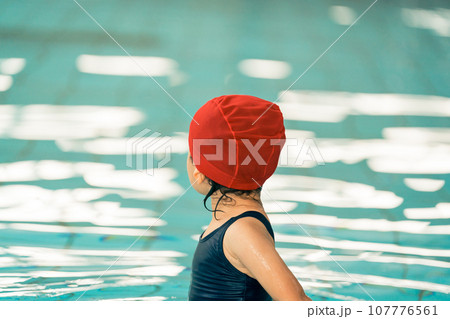 スイミングスクールの4歳児クラス スイミングスクールの4歳児クラス 107776561