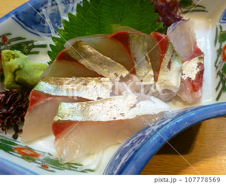 新鮮な刺身はブリより美味しいカンパチの写真 107778569