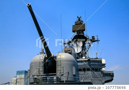 73式54口径5インチ単装速射砲と艦橋『練習艦 はたかぜ』 107778698