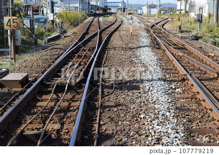 鉄道線路の分岐ポイント 107779219