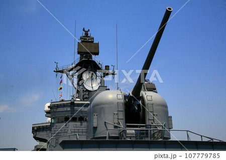 73式54口径5インチ単装速射砲と艦橋『練習艦 はたかぜ』 107779785