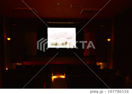 小豆島の風景 二十四の瞳映画村の風景 旧映画館 小豆島の風景 二十四の瞳映画村の風景 旧映画館 107780158