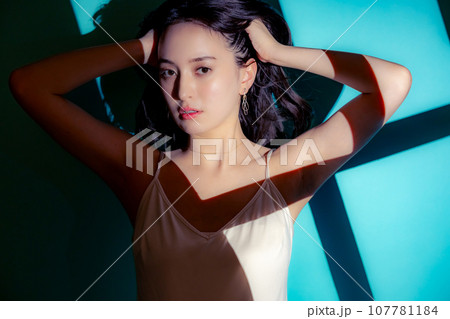 若い女性のビューティ 若い女性のビューティ 107781184