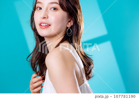 若い女性のビューティ 107781190