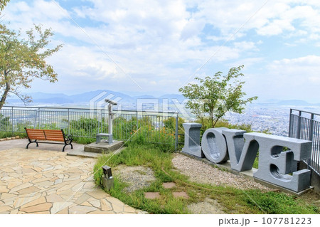 近江八幡市、八幡山の恋人の聖地からの眺め 107781223