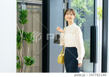 ショッピング 女性 ショッピング 女性 107782180