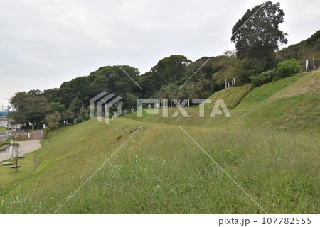 小牧山城と石垣 土塁 小牧山城と石垣 土塁 107782555