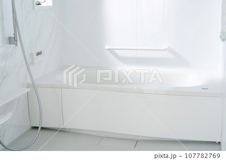 風呂 浴室 バスルーム 風呂 浴室 バスルーム 107782769