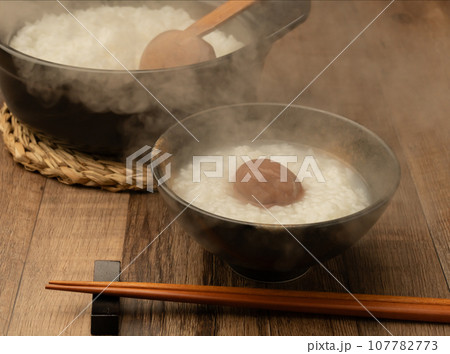 おかゆ　よそう  茶碗 107782773