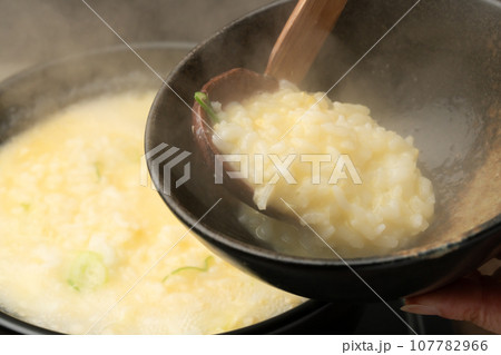 卵のおじや　よそう　茶碗 107782966