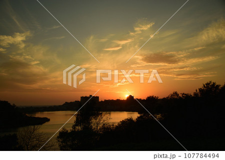 春採湖の夕日 春採湖の夕日 107784494