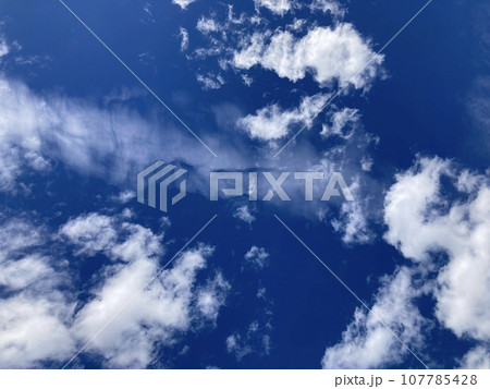 ユニークな秋空2 107785428