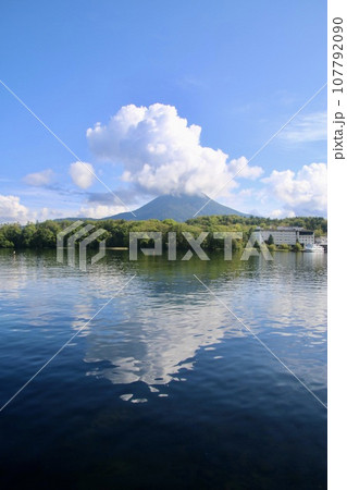 阿寒湖（北海道・釧路市阿寒町） 107792090