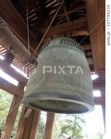 奈良県奈良市にある「奈良の大仏さま」の寺として知られている正式名称、金光明四天王護国之寺である東大寺 奈良県奈良市にある「奈良の大仏さま」の寺として知られている正式名称、金光明四天王護国之寺である東大寺 107798230