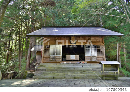 木曽の御嶽神社里社本社(黒沢口) 拝殿正面 木曽の御嶽神社里社本社(黒沢口) 拝殿正面 107800548
