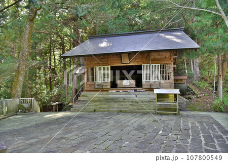 木曽の御嶽神社里社本社(黒沢口）　拝殿 107800549