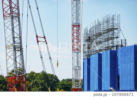 ビルの建設工事 ビルの建設工事 107800671