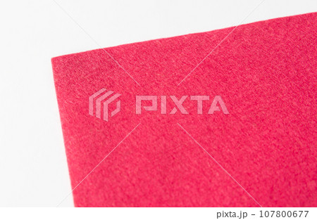濃いピンク色のフェルト　手芸用品　ショッキングピンク色のフェルト生地 107800677