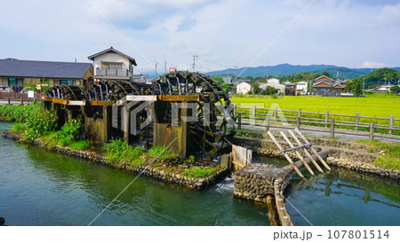 福岡県朝倉市の三連水車 107801514