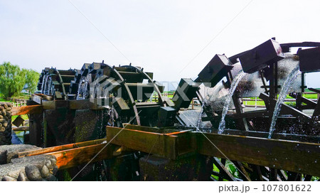 福岡県朝倉市の三連水車 福岡県朝倉市の三連水車 107801622