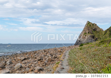 糸島半島の天然記念物に指定されている芥屋の大門 糸島半島の天然記念物に指定されている芥屋の大門 107802153