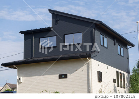 新築住宅　差し掛け屋根 107802318