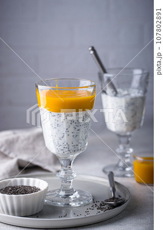Healthy chia pudding with mango 107802891