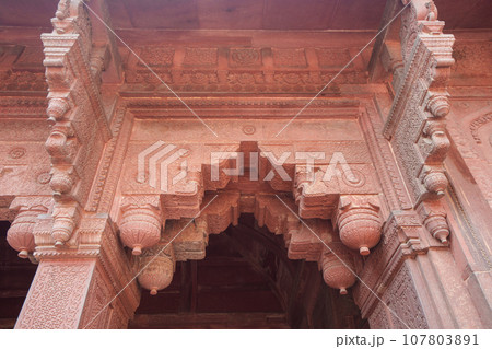 The aesthetic & military strategic architectural design of the Red Fort, India. 107803891