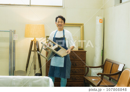 リサイクルショップイメージ 107808848