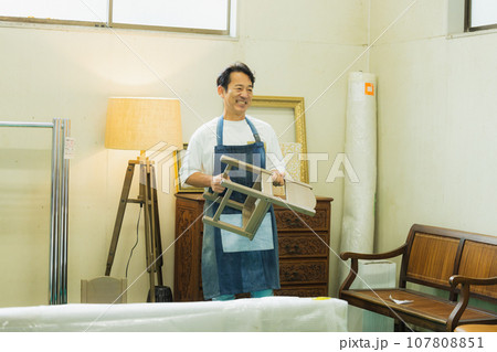 リサイクルショップイメージ 107808851