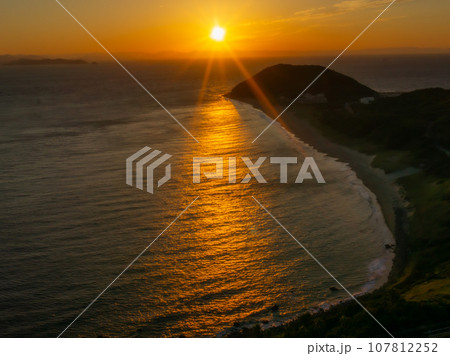 伊良湖岬の夕景 107812252