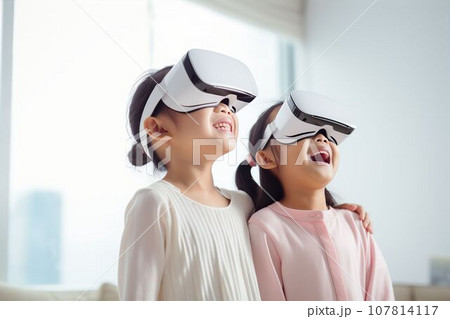 VRゴーグルをつけた日本人のメタバースイメージ（メタバース・バーチャルリアリティ・教育） 107814117