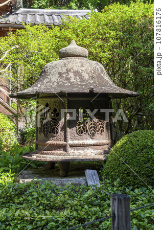 寂光院 雪見燈籠(京都府京都市左京区大原) 寂光院 雪見燈籠(京都府京都市左京区大原) 107816176