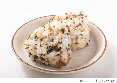 ちりめん高菜 おにぎり ちりめん高菜 おにぎり 107823592