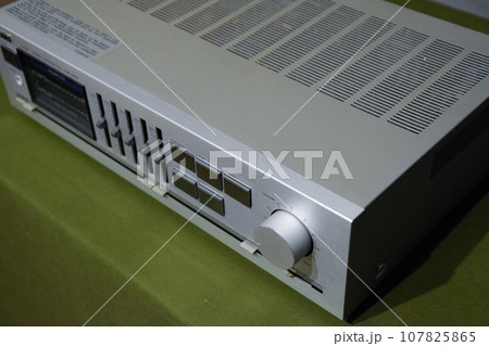 jvc ax-50. integrated amplifier sound amplifier class super A. Vintage equipment from the 80s. jvc ax-50. integrated amplifier sound amplifier class super A. Vintage equipment from the 80s. 107825865