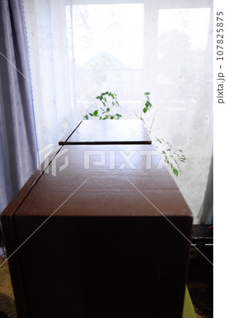 Music speakers, vintage speakers. view from above 107825875